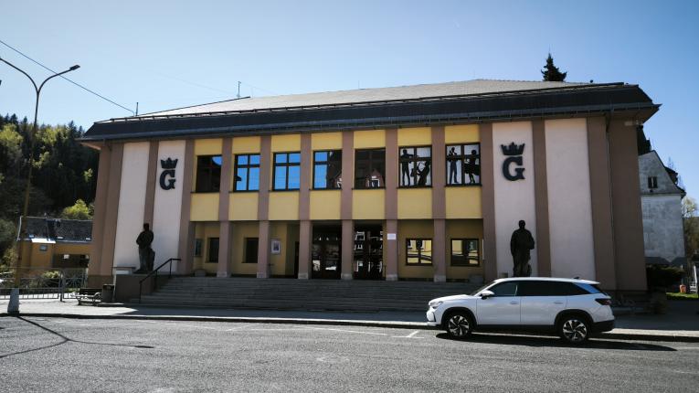 Pohled na sídlo Městskéjho kulturního centra Kraslice Pohled na sídlo Městskéjho kulturního centra Kraslice